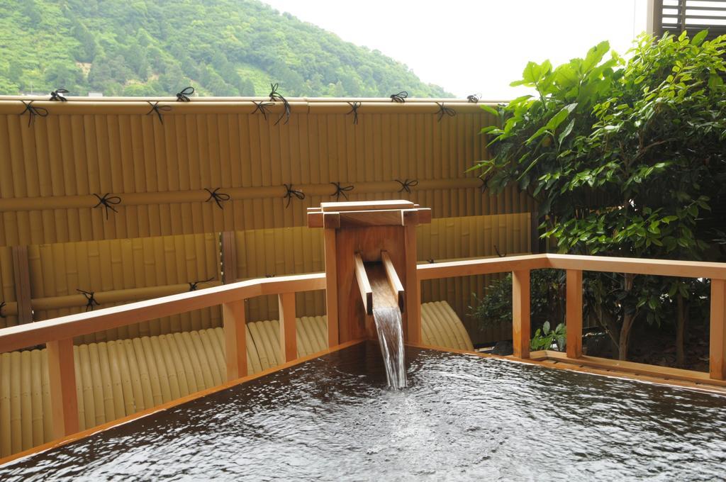 Yugawara Onsen Kawasegien Isuzu Hotel Atami  Exterior foto